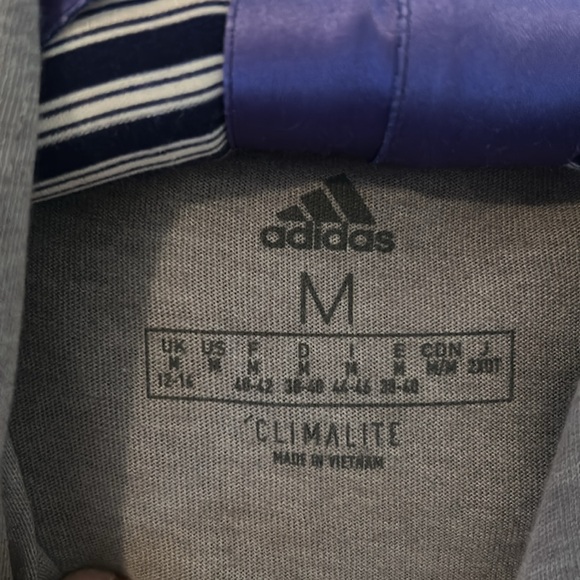 Adidas hooded lightweight shirt - Picture 4 of 5